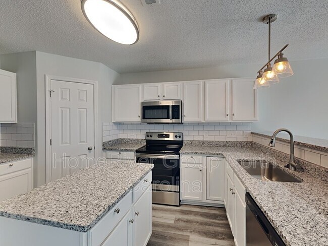 Building Photo - 1016 Meadow Oak Dr