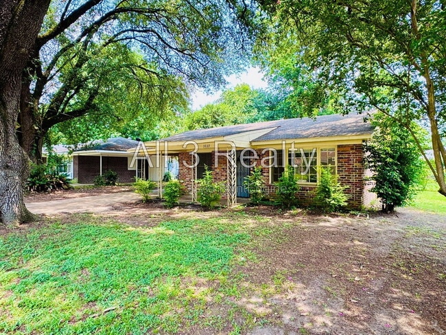Building Photo - 3727 Audubon Rd