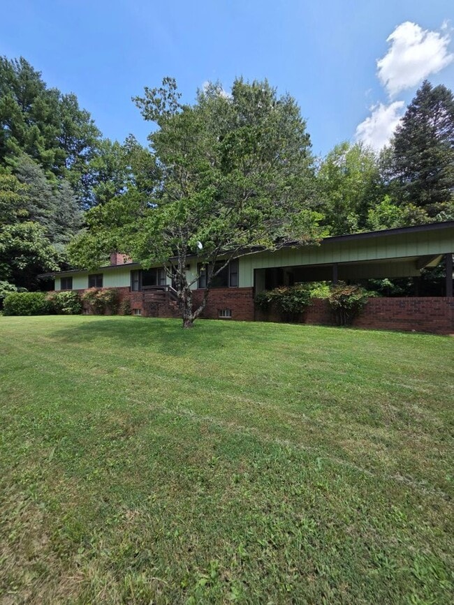 Building Photo - 65 Mystic Ln