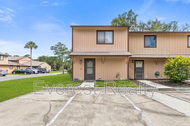 Building Photo - 51 Village Drive