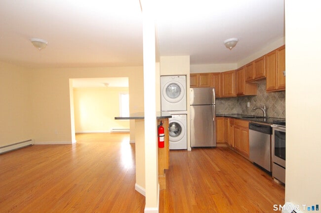 Building Photo - 49 Pleasant St