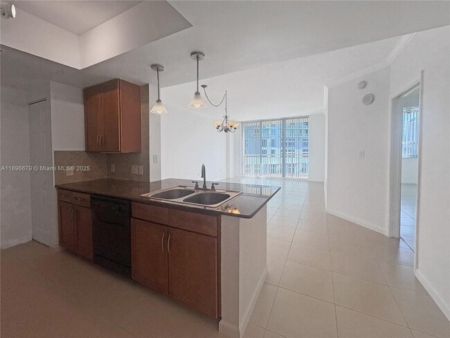 Foto del edificio - 2000 N Bayshore Dr