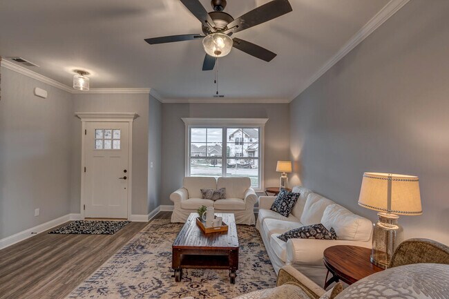 Foto del edificio - 124 White Pine Ct