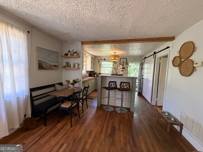 Foto del edificio - 199 Mimosa Dr