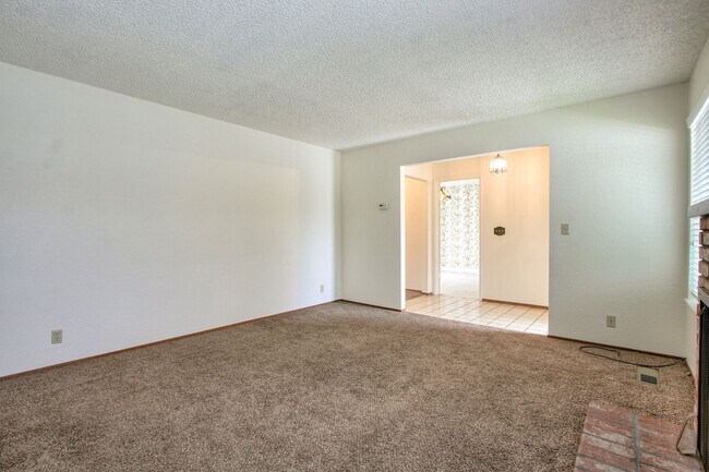 Foto del edificio - 2 br, 2 bath House - 1520 DARRYL DRIVE