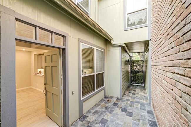 Building Photo - 7481 Brompton St