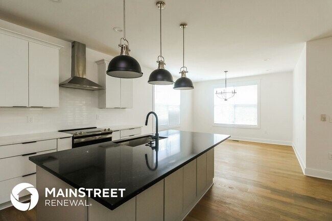 Foto del edificio - 1811 Seminary St