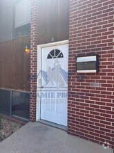 Building Photo - 714 Downey St