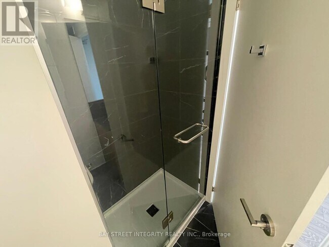Photo du bâtiment - 1100 Sheppard Ave W
