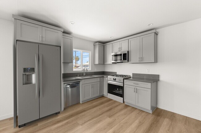 Building Photo - 4700 S Gramercy Pl
