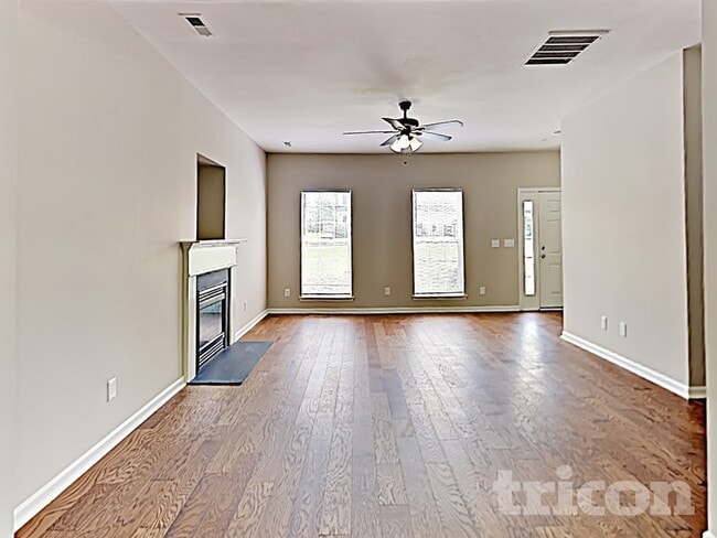 Building Photo - 8716 Rozumny Dr