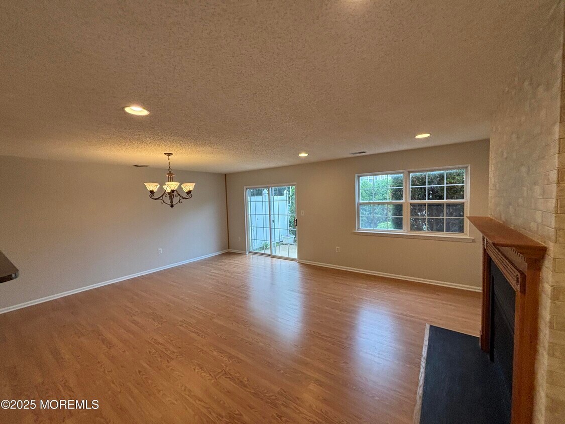 Foto principal - 8 Fiddlers Elbow Ct
