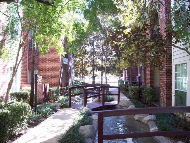 Foto del edificio - 1901 Post Oak Park Dr