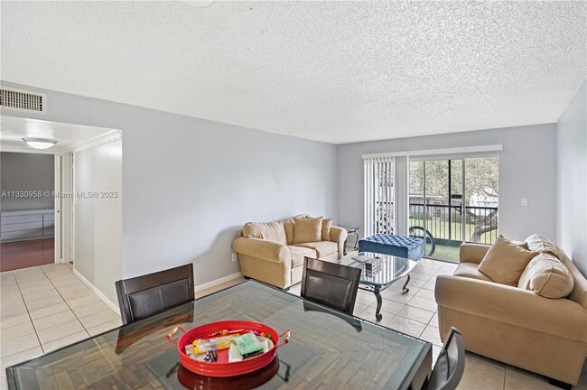 Building Photo - 4273 NW 89th Ave