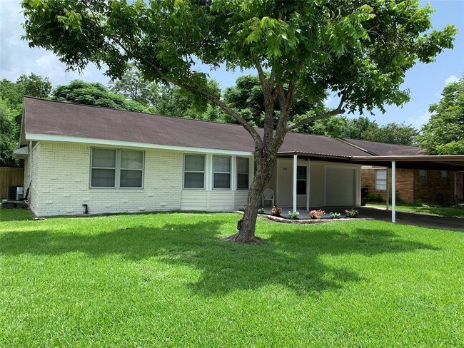 Building Photo - 506 Edgebrook Dr