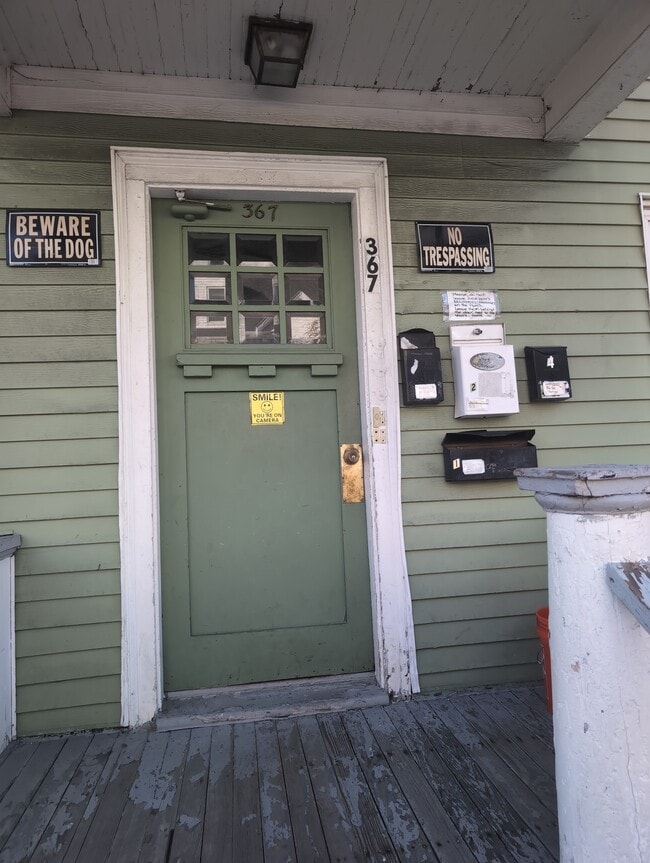 Building Photo - 367 Spruce St