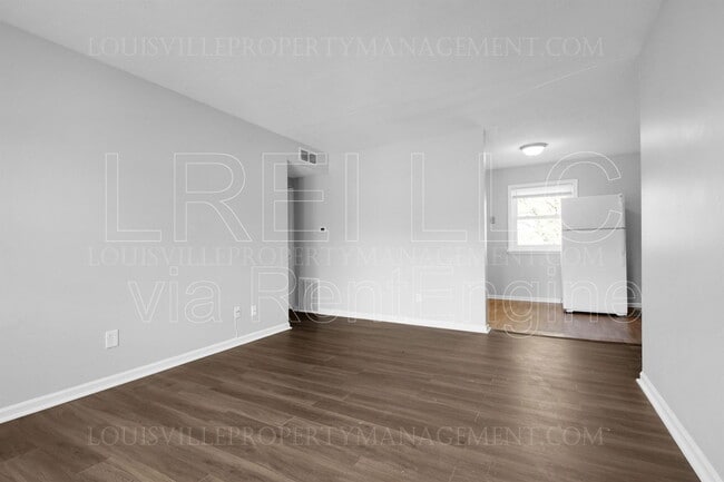 Building Photo - 5112 Valiant Dr