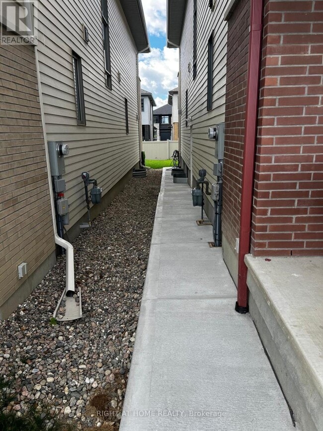 Building Photo - 159 Rockmelon St