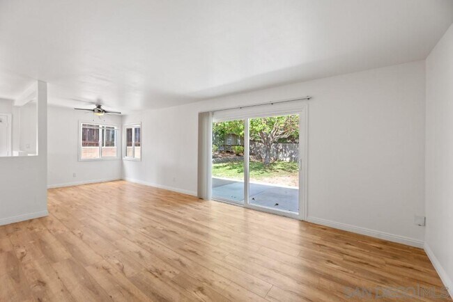 Foto del edificio - 4413 Mt Castle Ave
