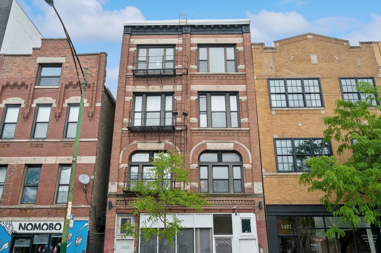 Primary Photo - 1423 N Ashland Ave