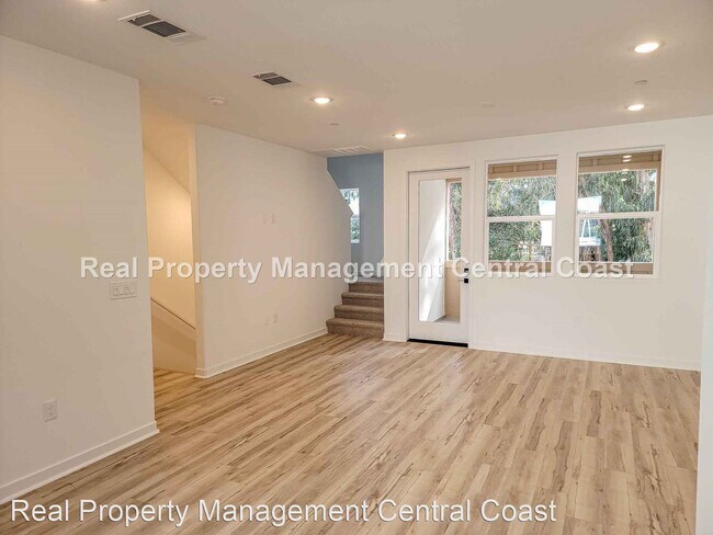 Building Photo - 3 br, 3.5 bath House - 905 Madonna Road #8