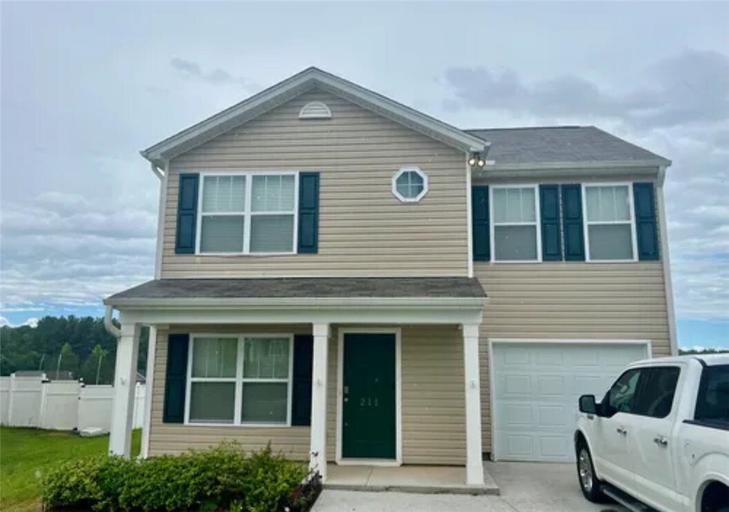Foto principal - 211 Millhone Wy