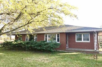 Building Photo - 209 N Pinkerton Rd