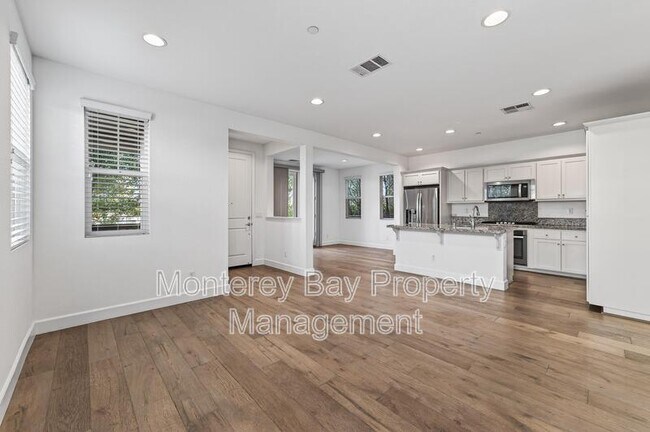 Foto del edificio - 480 Palisade Dr