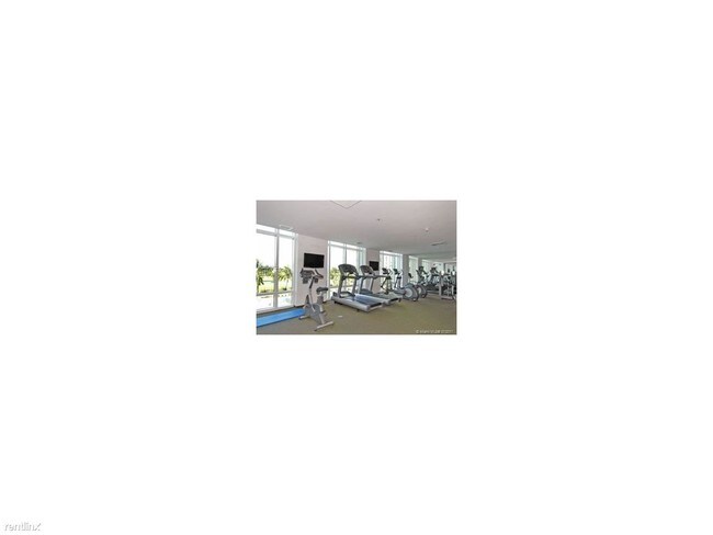 Building Photo - 1755 E Hallandale Beach Blvd