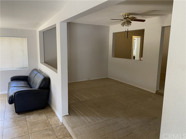 Foto del edificio - 587 W Blaine St