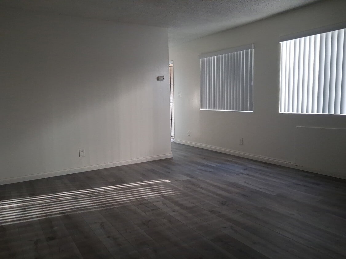Photo - 8560 E Artesia Blvd (Bellflower, CA)