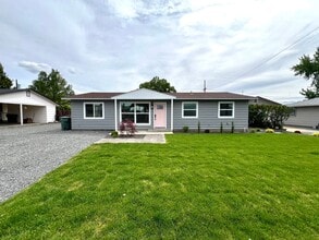 Building Photo - 1007 S 50th Ave