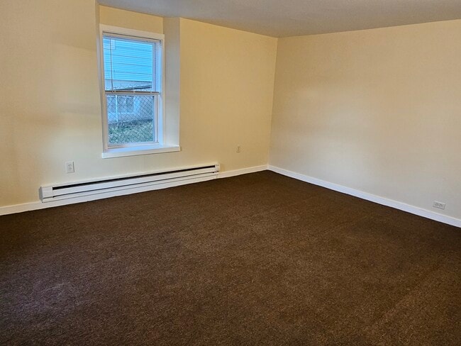 Building Photo - 20 Lounsbury Ave