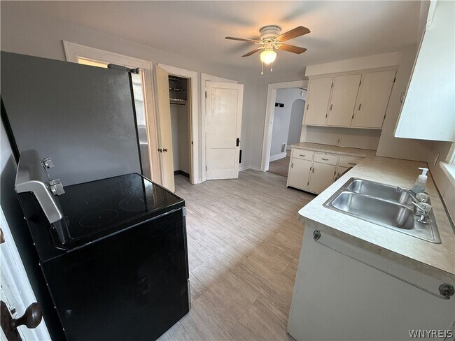 Foto del edificio - 1035 Oliver St