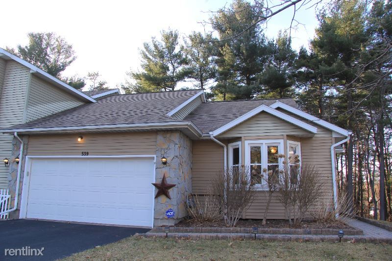 Primary Photo - 3 br, 2 bath Townhome - 539 Highwood Cir