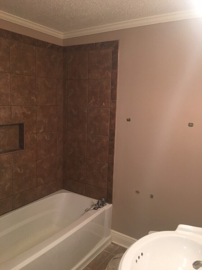 Building Photo - 2711 Stone Heights
