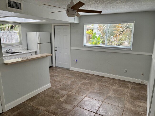 Foto del edificio - 2809 NE 6th Ln