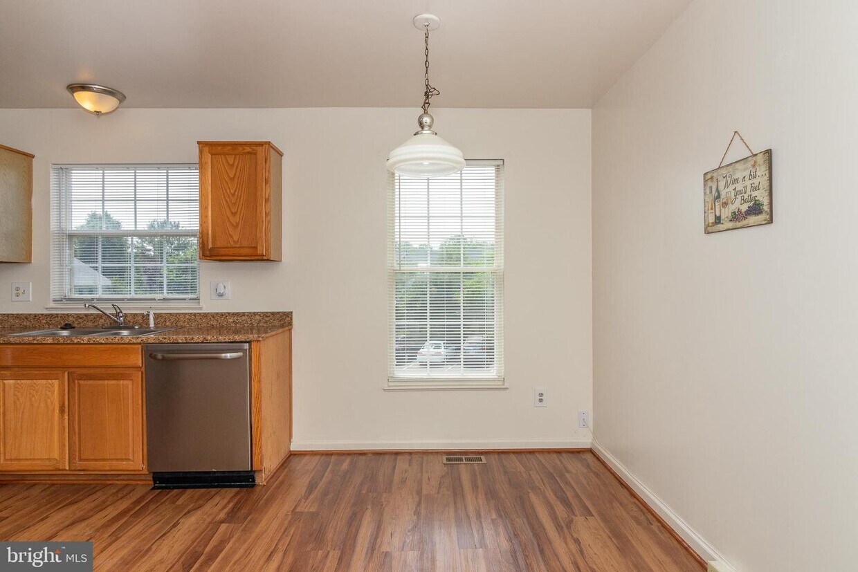 1740 Tiger Lily Cir, Woodbridge, VA 22192 Townhouse for Rent in