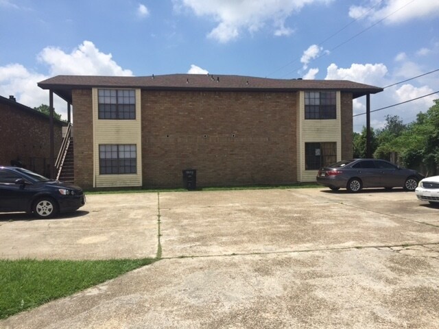 Building Photo - 8338 Amy Dr