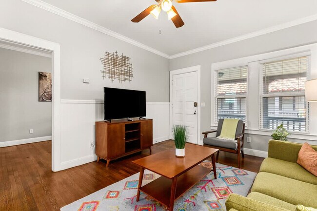 Foto del edificio - 203 W Magnolia Ave