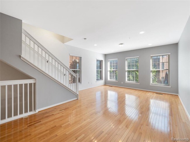 Building Photo - 614 Lewis St