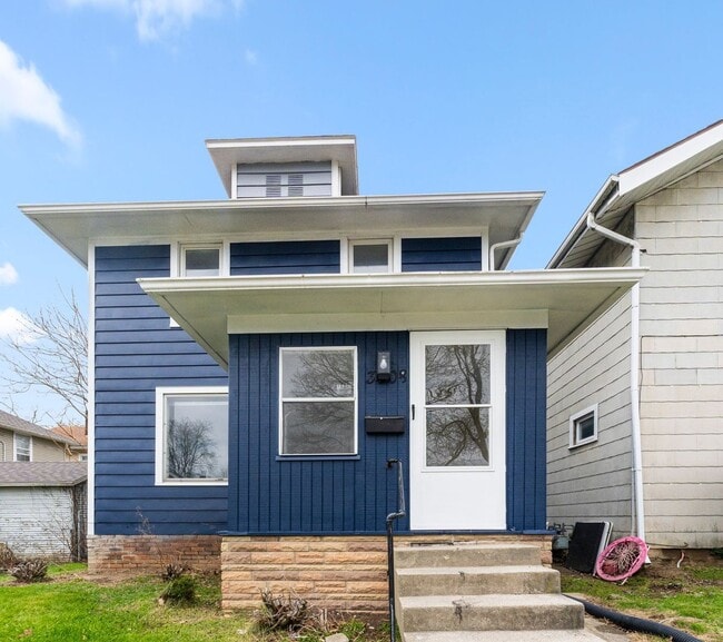 Building Photo - New 3 bed listing downtown Fort Wayne! *MO...