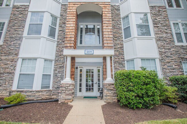 Building Photo - Charming 2 BR/2 BA Condo in Laurel!