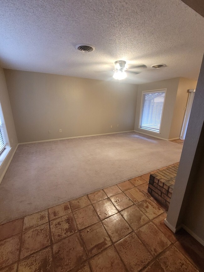 Foto del edificio - 2 bed 2 bath townhome with 1 car garage