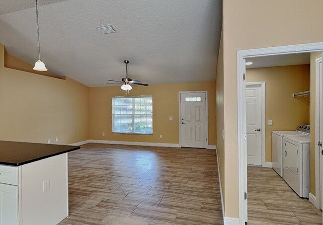 Foto del edificio - 3732 W Wilburton Dr