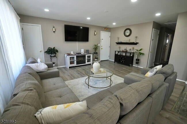 Foto del edificio - 509 Broughton Ave