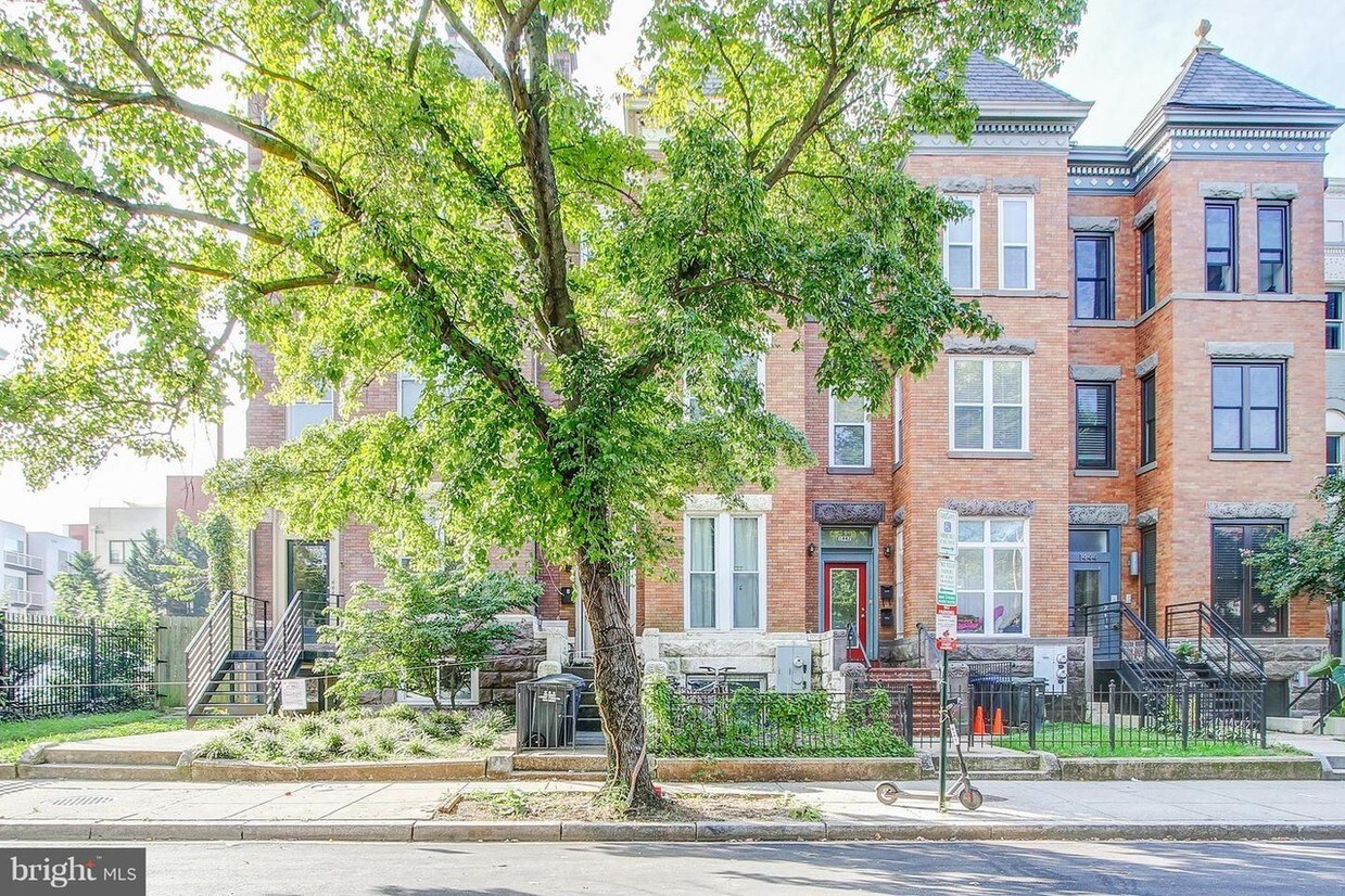 Primary Photo - 1440 Fairmont St NW