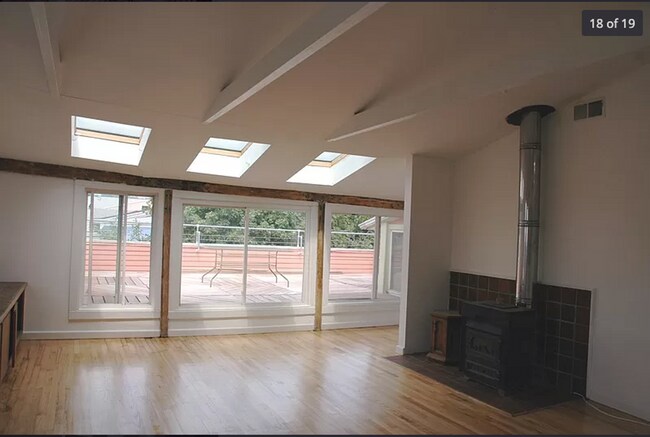 Foto del edificio - Stunning East Rock 3BR/2BA with Private Sk...