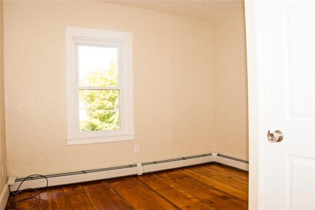 Building Photo - barrows