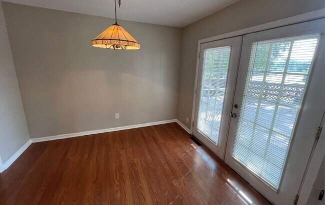 Foto del edificio - Quiet Cul-de-Sac Home with Bonus Room & Bi...
